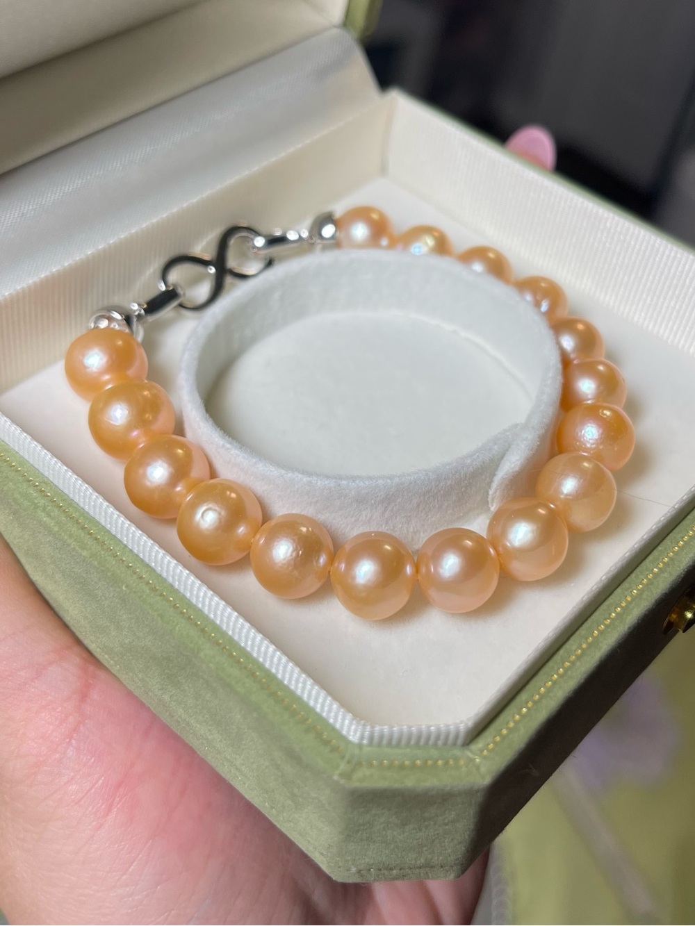 Freshwater Peach Pearl Bracelet with Silver Clasp